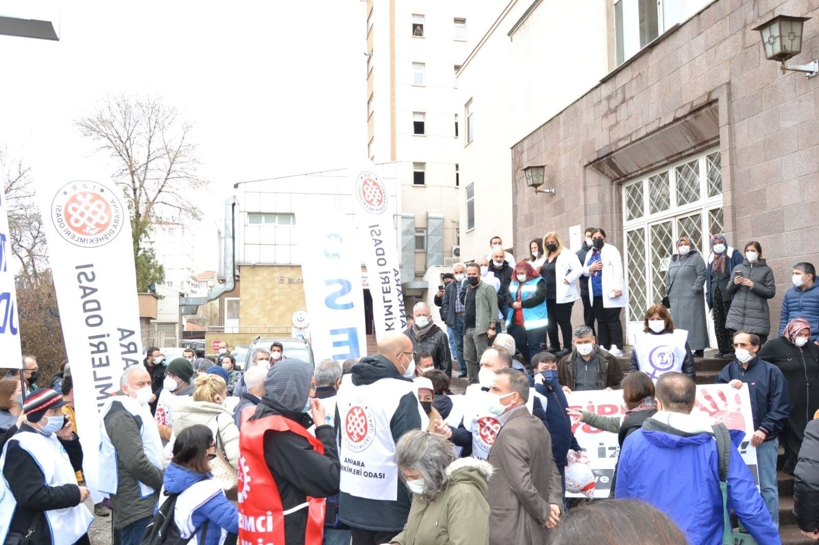 “Sağlıkta şiddet durmuyor, yetkililer izliyor” fotoğraf galerisi, 3. fotoğraf