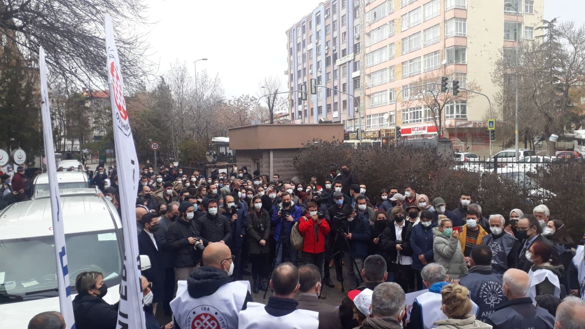 “Sağlıkta şiddet durmuyor, yetkililer izliyor” fotoğraf galerisi, 4. fotoğraf