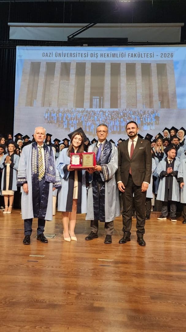 “Gazi üniversitesi dişhekimliği fakültesi 2025–2026 eğitim-öğretim yılı mezuniyet töreni gerçekleştirldi” fotoğraf galerisi, 3. fotoğraf