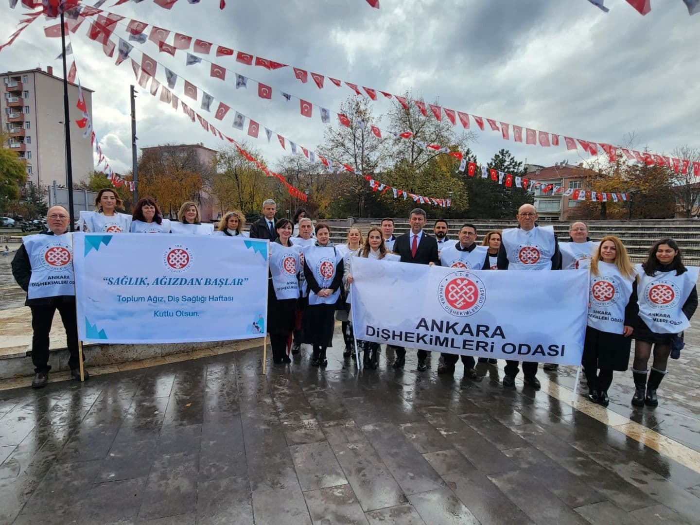 “22 Kasım dişhekimliği günü ve toplum ağız ve diş sağlığı haftası basın açıklaması 22.11.2024” fotoğraf galerisi, 2. fotoğraf