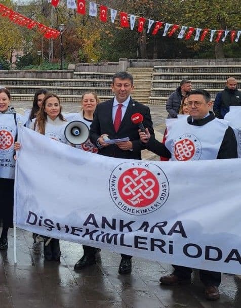 “22 Kasım dişhekimliği günü ve toplum ağız ve diş sağlığı haftası basın açıklaması 22.11.2024” fotoğraf galerisi, 3. fotoğraf