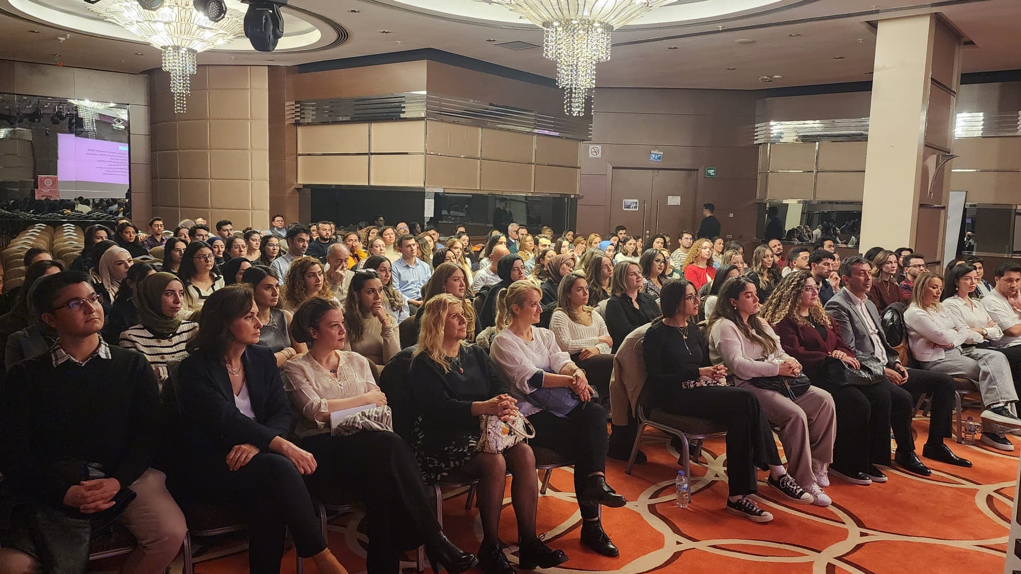 “Çocuk odaklı çalışan sağlık profesyonelleri için travmasız hasta bakma rehberi” konulu eğitim semineri 20 Kasım 2025 tarihinde gerçekleştirildi.” görseli